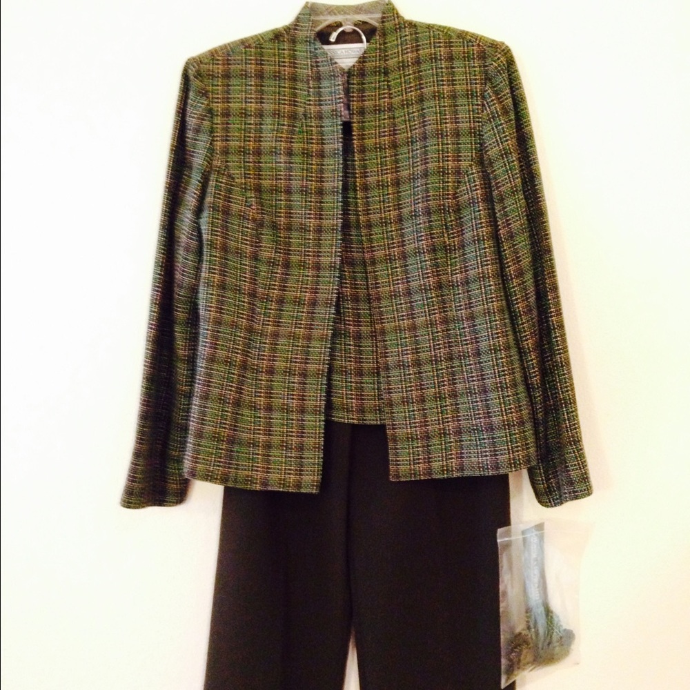 Size 12 3 piece Jessica Howard brown/green suit